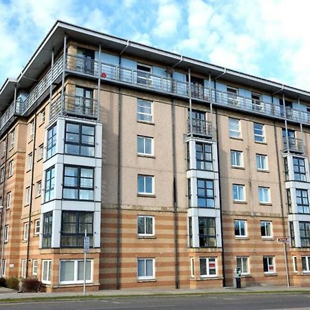 Lovely 2 Bed Apartment Close To Aberdeen Beach! エクステリア 写真