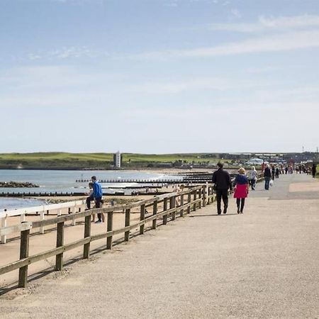 Lovely 2 Bed Apartment Close To Aberdeen Beach! エクステリア 写真